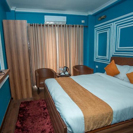 Chautari Boutique Hotel Похара Екстериор снимка